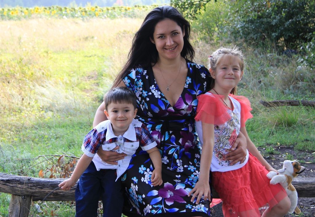 Агунда Кулаева с детьми