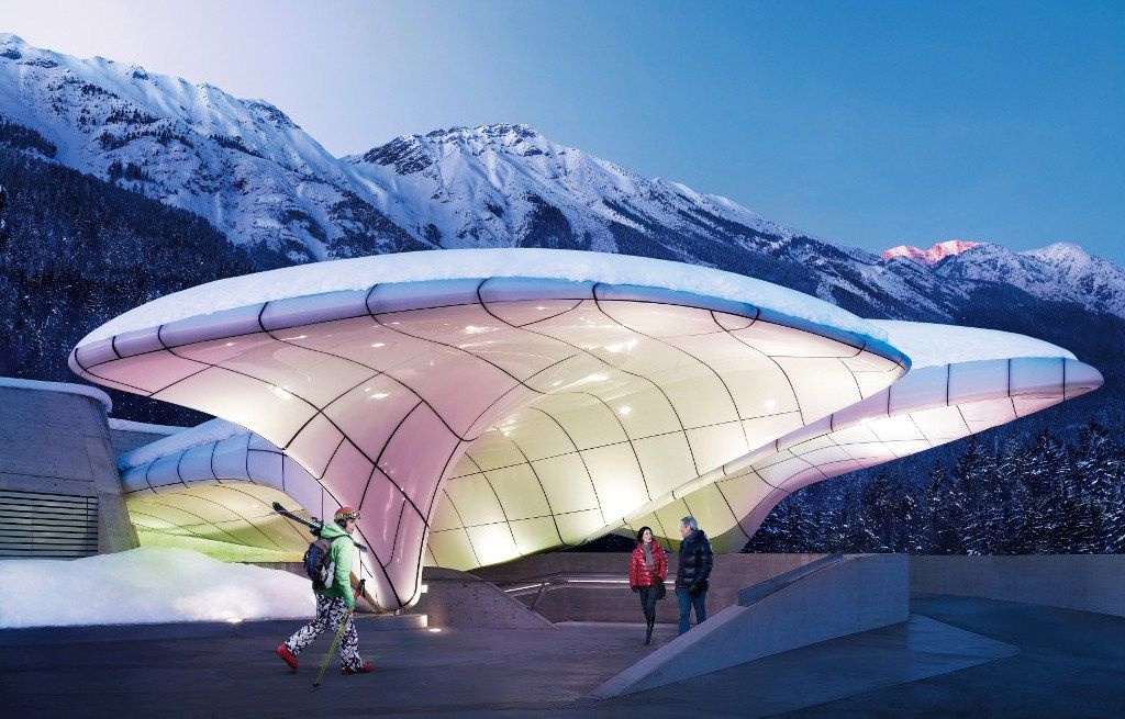 Станции в Инсбруке проектировала всемирно известный иранский архитектор Заха Хадид