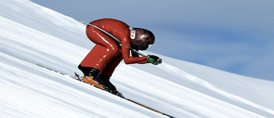 23 апреля 2002 года Филипп Гуатшель побил рекорд спуска с горы