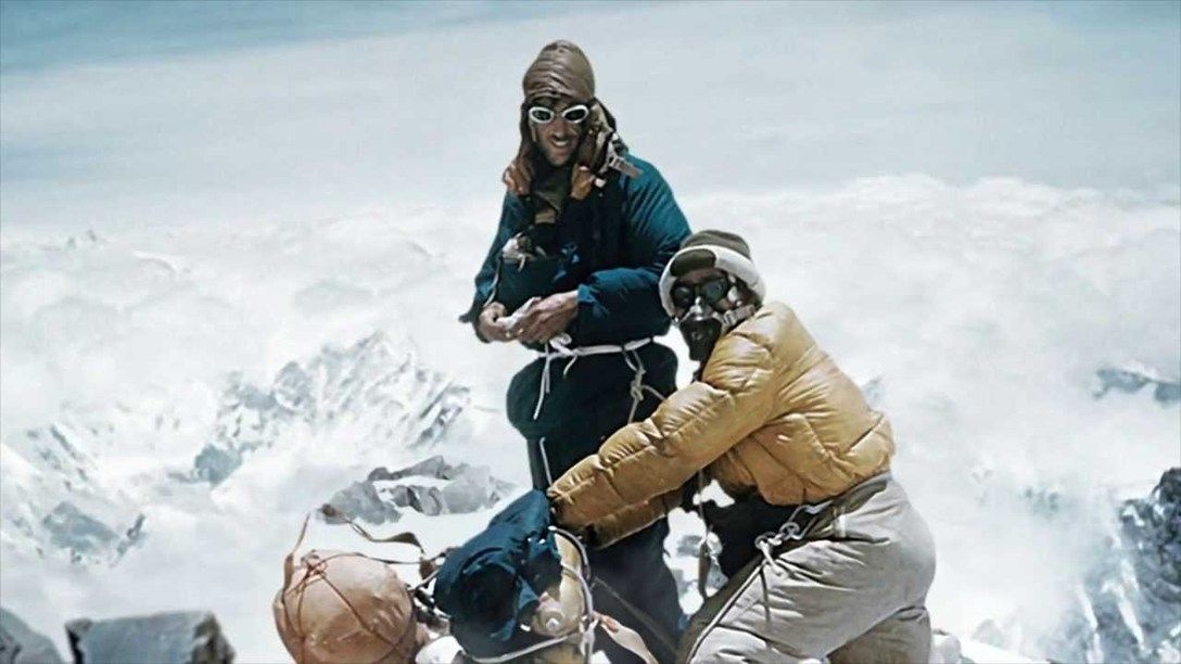 29 мая 1953 года альпинисты впервые покорили Эверест