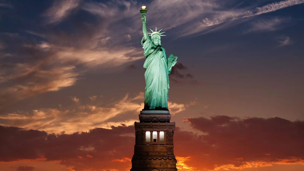 28 октября 1886 года в Нью-Йорке торжественно открыли Статую Свободы
