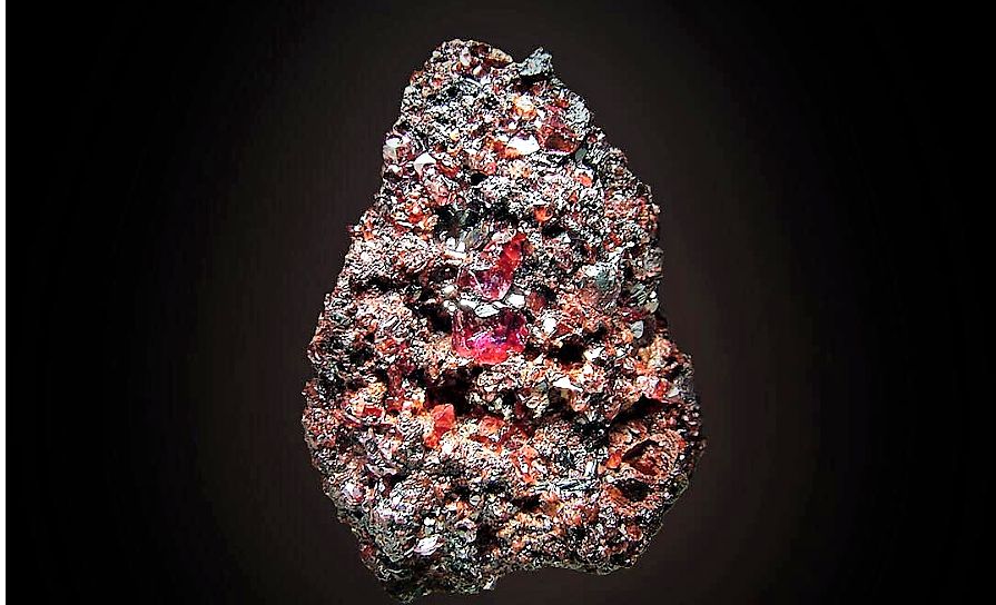 Как называется самый редкий в мире драгоценный камень?