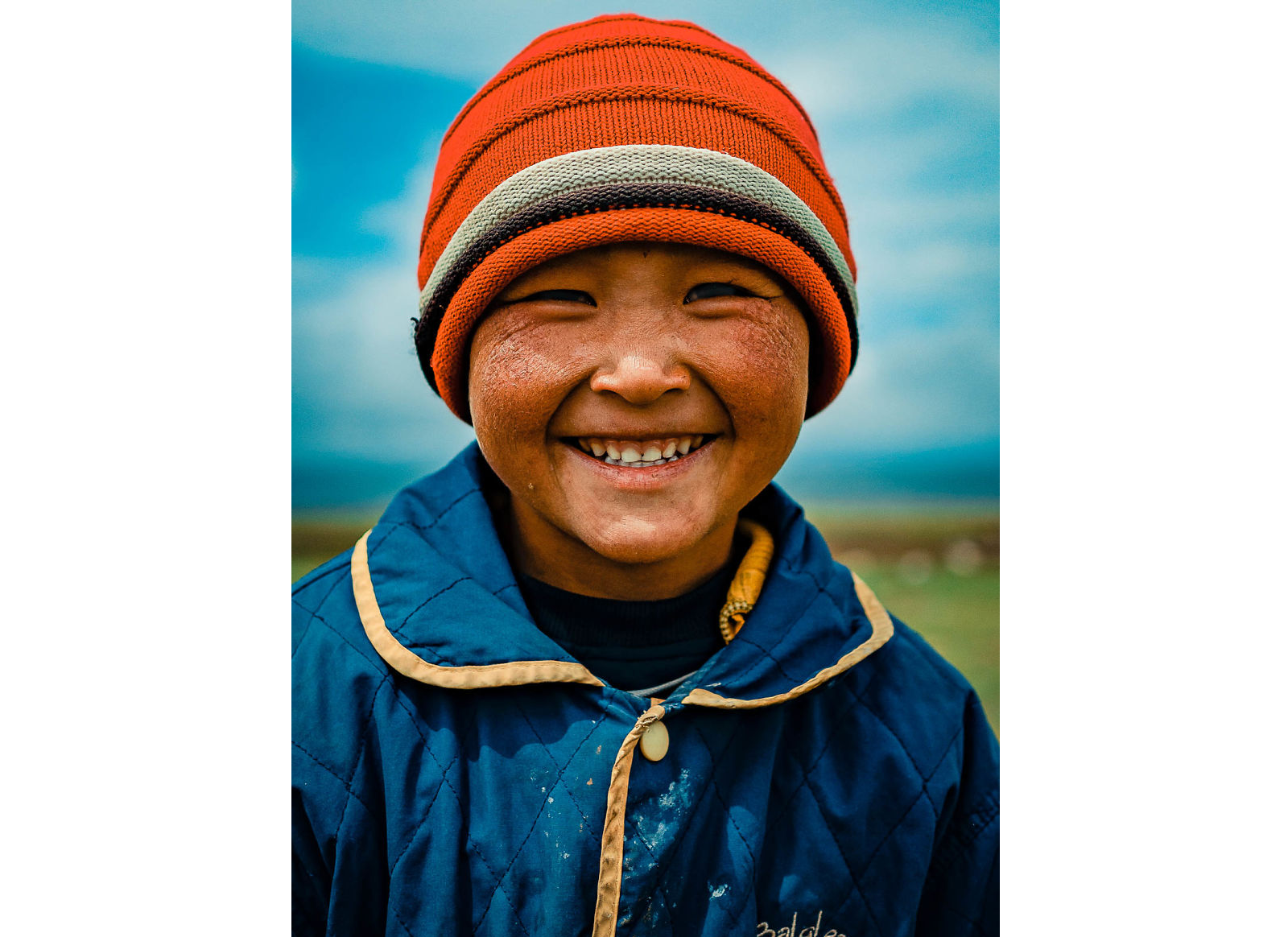 Маленький киргиз. Киргизия люди. Улыбка. Люди из средней Азии. Улыбка человека.