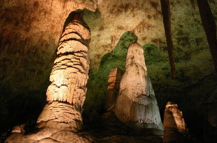 В горах Адыгеи обнаружена карстовая пещера со сталактитами и сталагмитами 