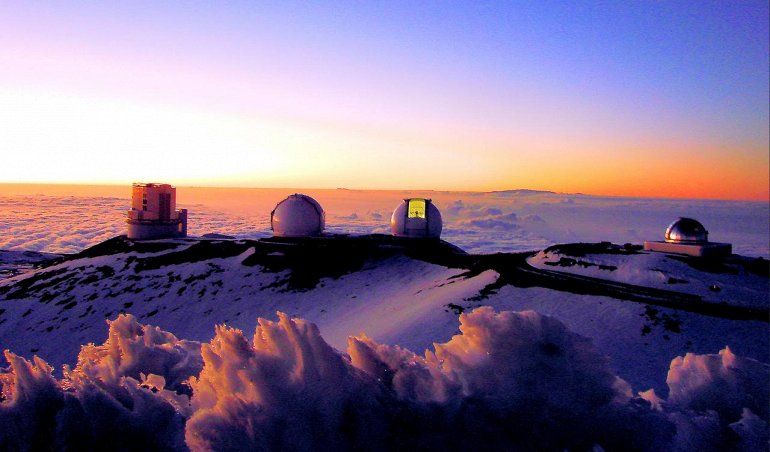 На горе Мауна-Кеа сейчас расположены 13 телескопов.