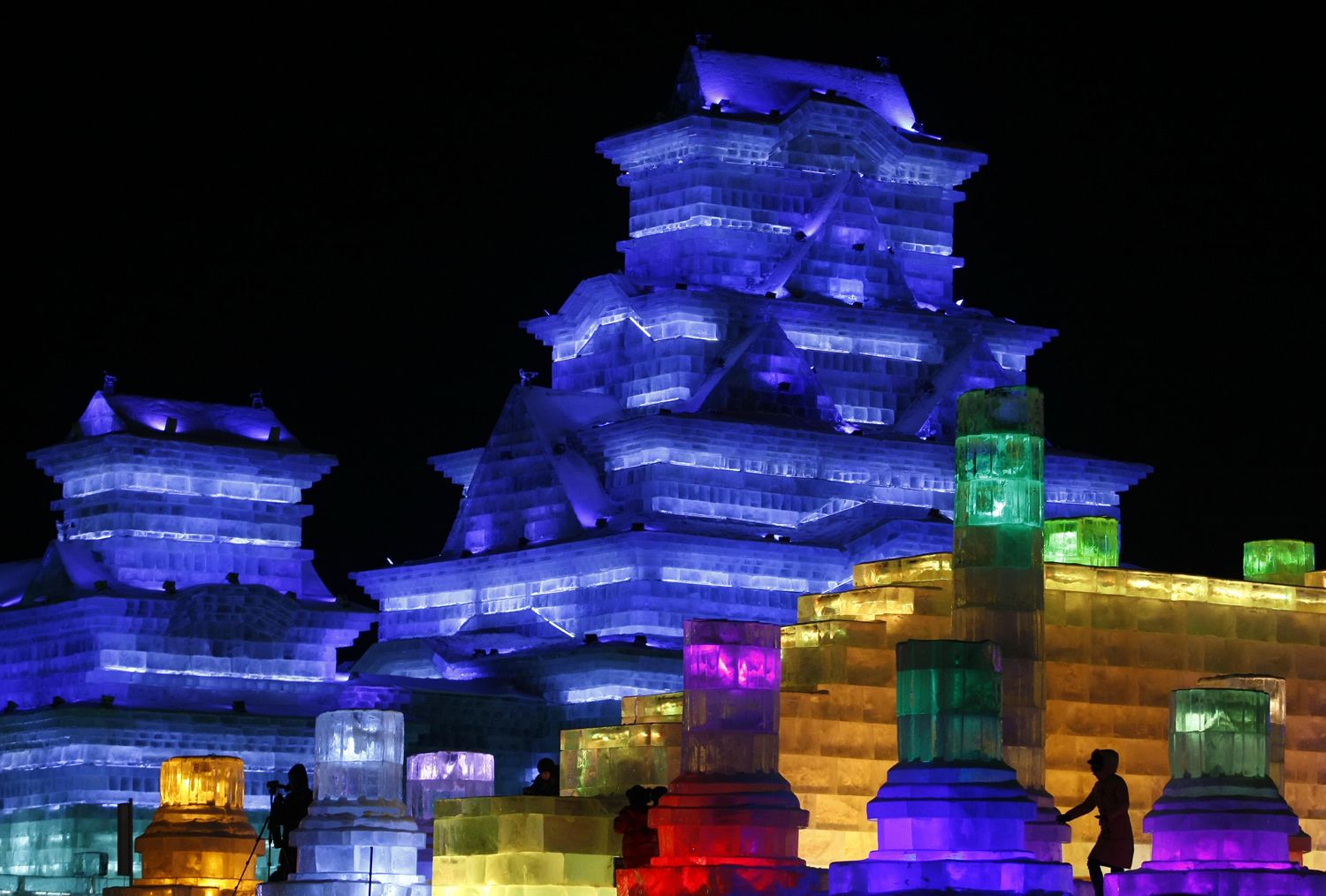 В Саппоро (Япония) стартовал фестиваль ледяных скульптур