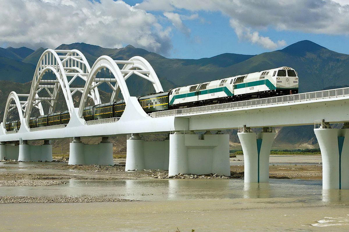 Цинай-Тибетская железная дорога - самая высокогорная железнодорожная трасса в мире