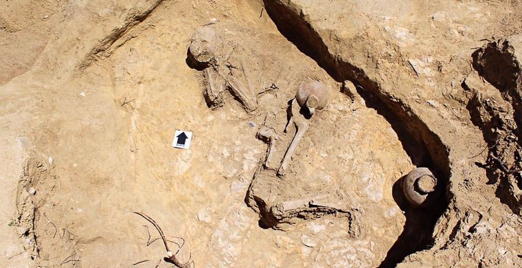 В Эфиопии между скал нашли полную сокровищ могилу «спящей красавицы» 