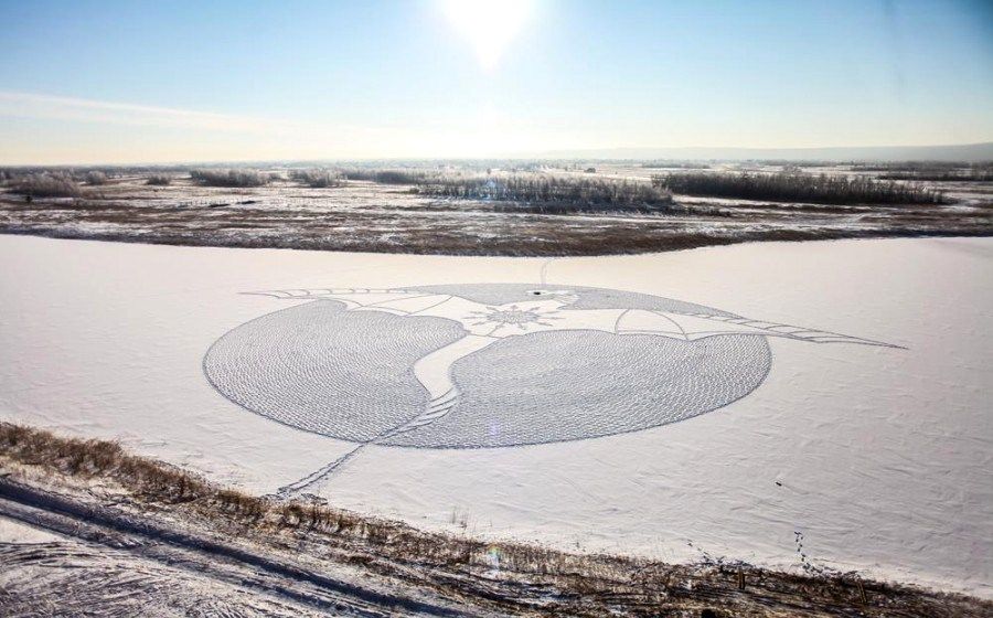 Гигантское изображение дракона появилось на снегу в Якутии