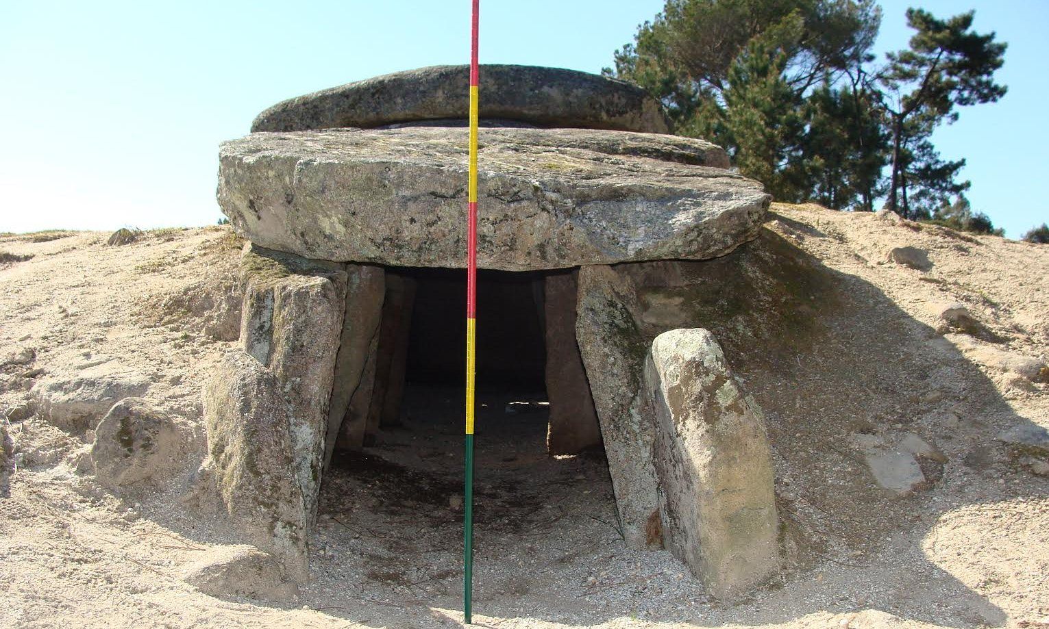 Каменные гробницы использовались в древности как телескопы. Фото: The Guardian