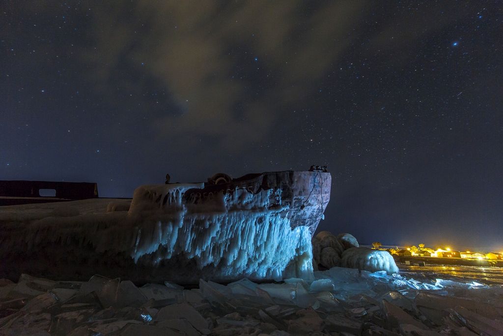Ледяной Байкал. Фото А. Каменева