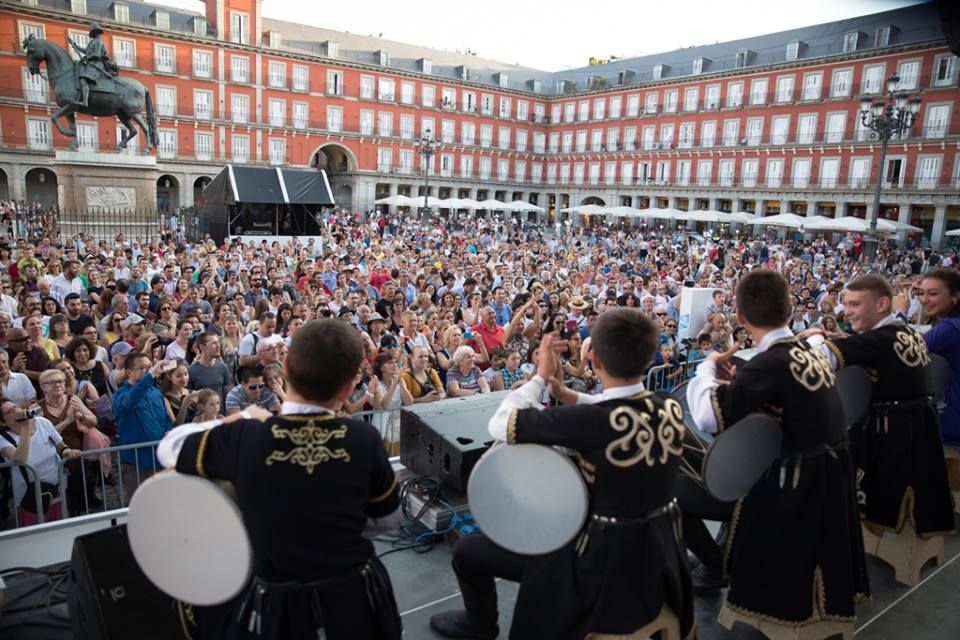 Осетинские барабанщики выступили в столице Испании