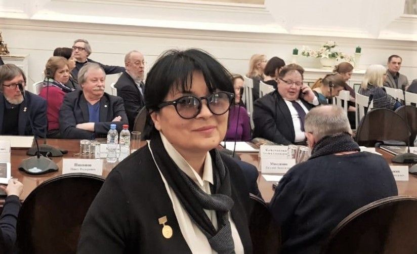 Людмила Караева награждена золотой медалью Академии художеств