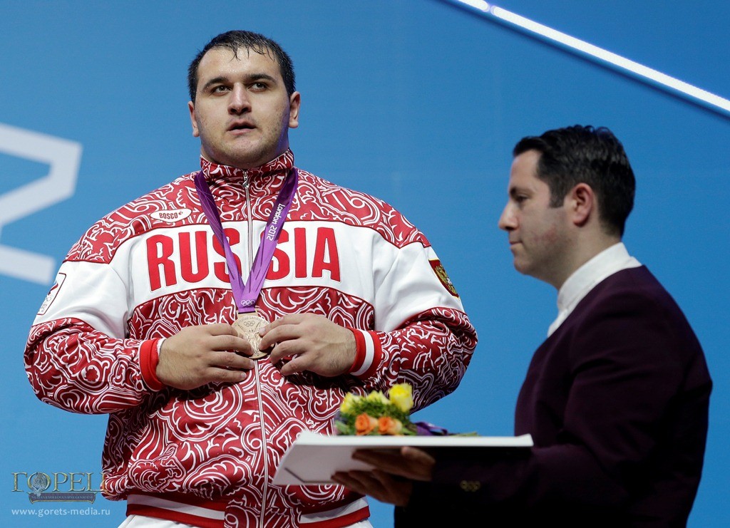 Руслан Албегов стал чемпионом мира по тяжелой атлетике