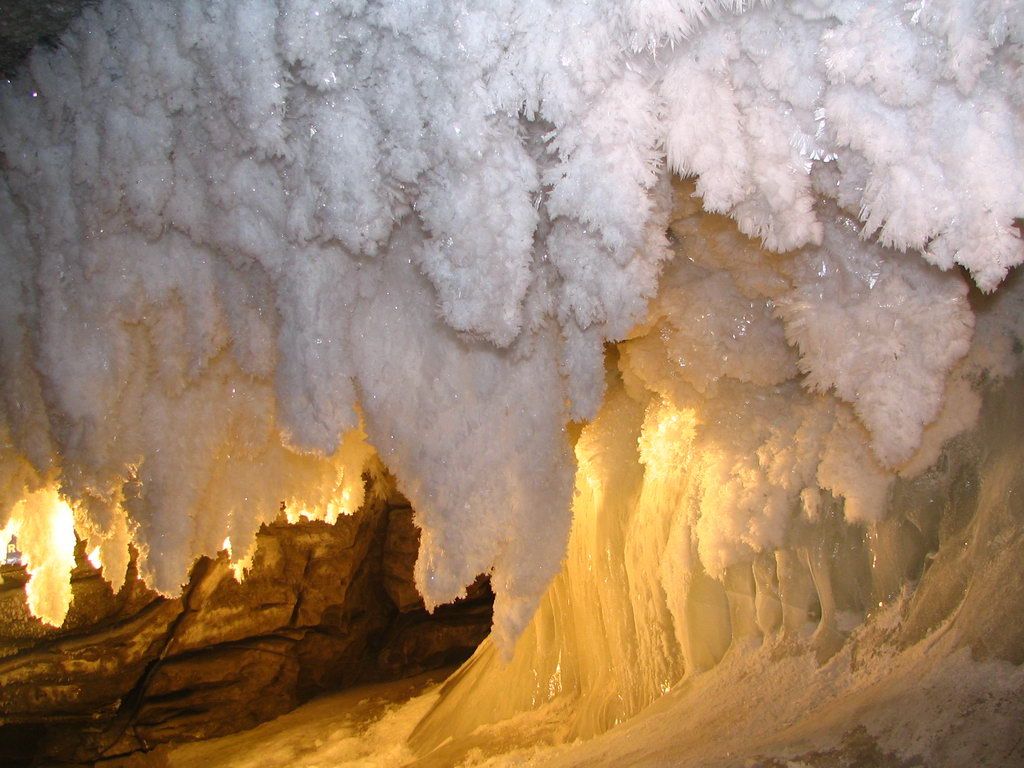 Уфимец Евгений Банников издал путеводитель по 50 интереснейшим пещерам Урала
