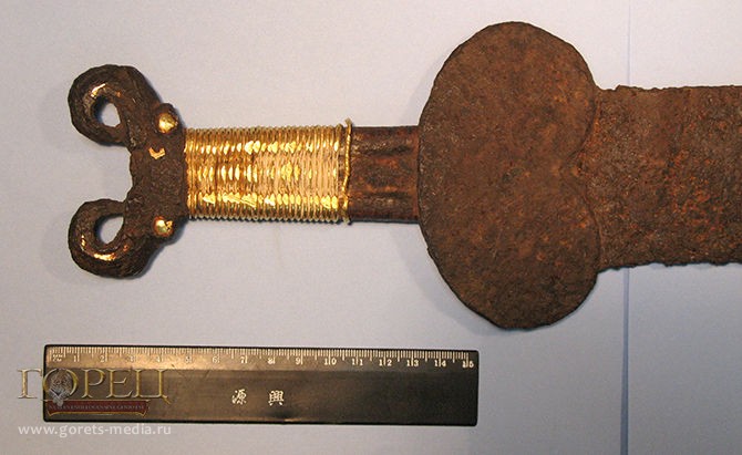 Уникальный меч скифского вождя пополнил коллекцию Алтайского музея 