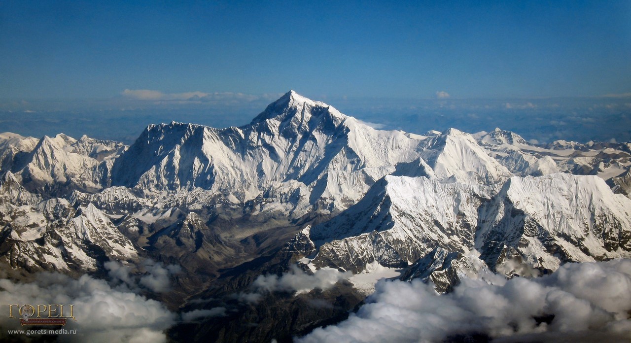 Гангкхар Пуенсум – самая высокая из непокоренных вершин мира
