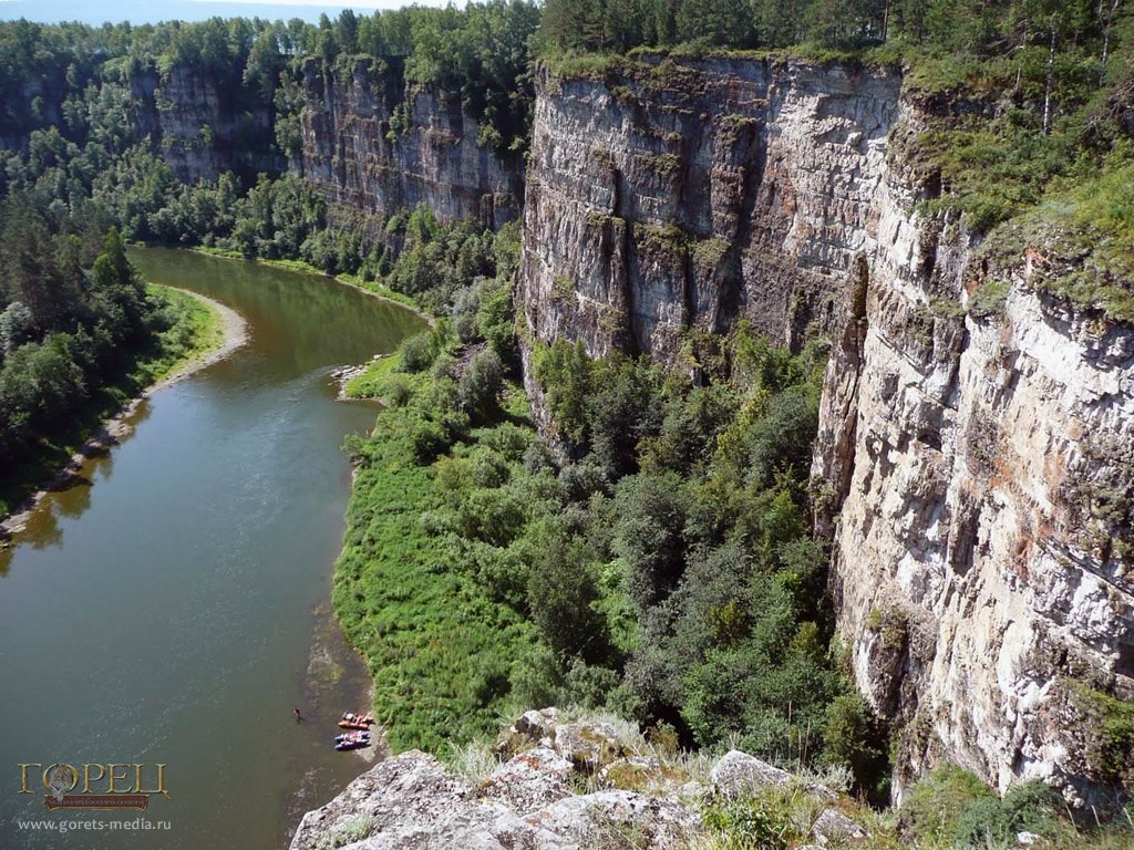 Берег реки Ай поблизости с Аверкиной пещерой