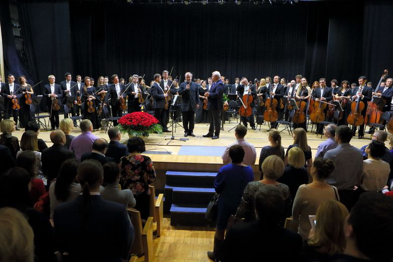 Гергиев и оркестр Мариинки выступят в девяти городах России
