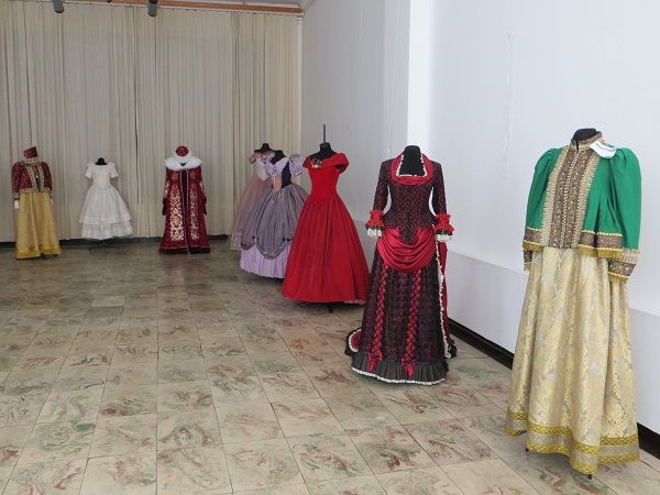 Во Владикавказе показали костюмы, созданные для постановок Мариинского театра
