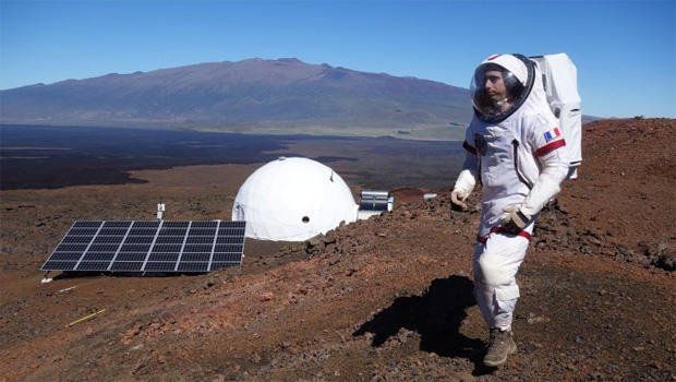 Участники годового эксперимента НАСА вернулись с Марса