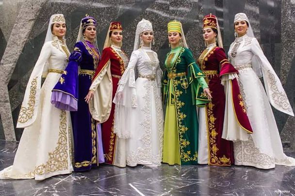 Изольда Гогичаева стала лауреатом Евразийского конкурса высокой моды национального костюма 