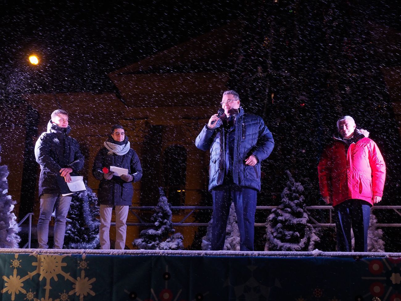 Дед Мороз Ставрополья зажег огни на главной елке края
