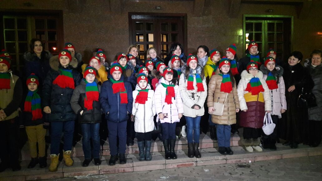 Школьники из КЧР выехали в Москву на главную елку страны