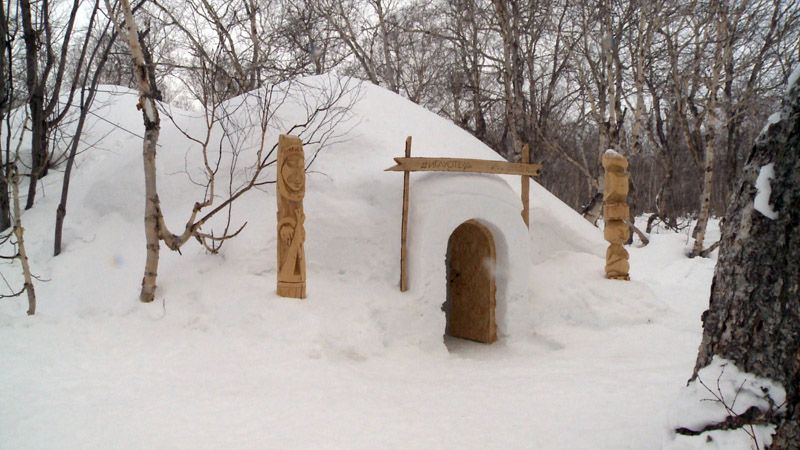 Гостиницу из снега и льда строят на Камчатке