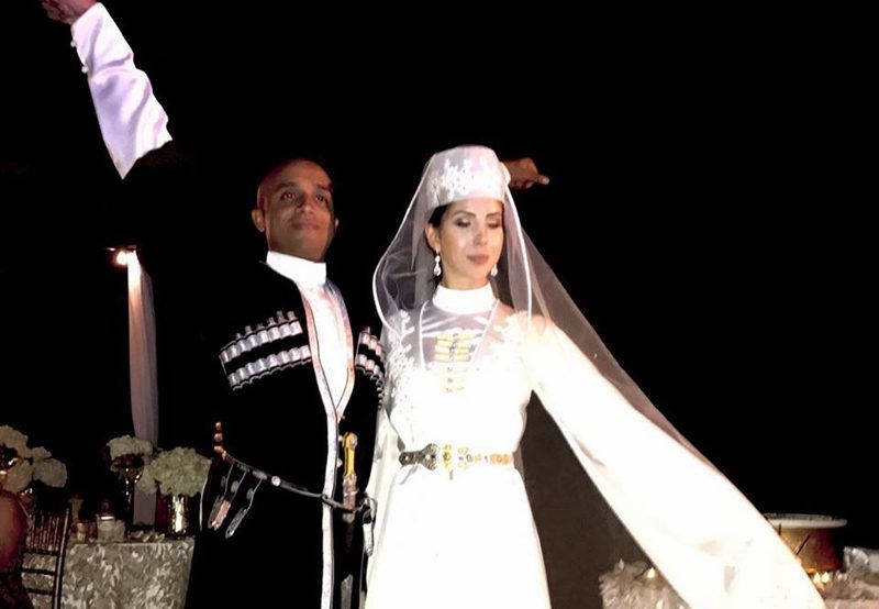 Колумбиец ради осетинской невесты выучил танец хонга 