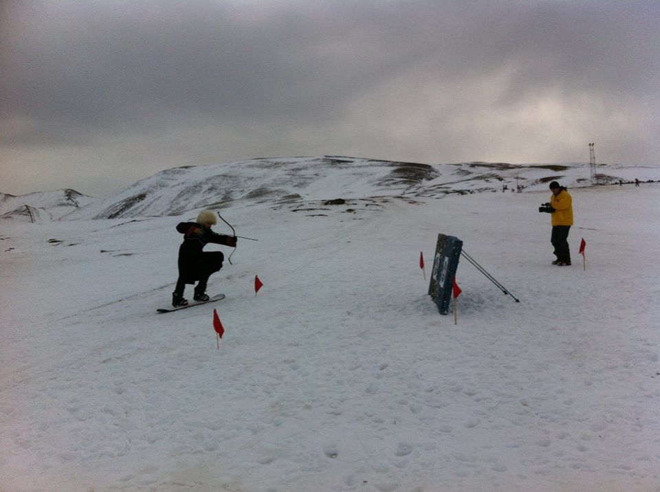 Турнир по стрельбе из лука на сноуборде и лыжах состоялся в Дагестане 