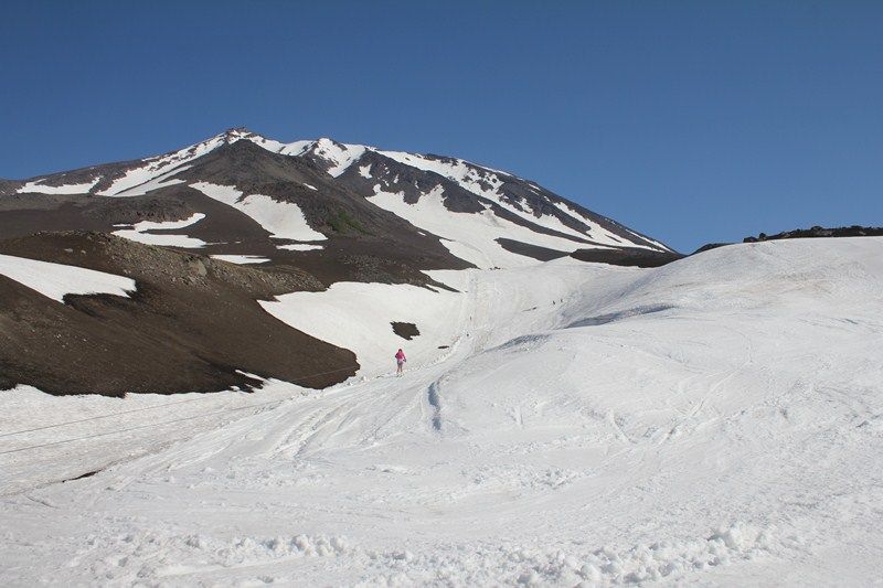 Горнолыжная сборная РФ тренируется на склонах Козельского вулкана