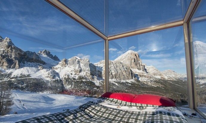 Мобильный микродом на санках появился в Альпах