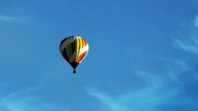 В Красной Поляне женщин катали на воздушном шаре в честь 8 марта