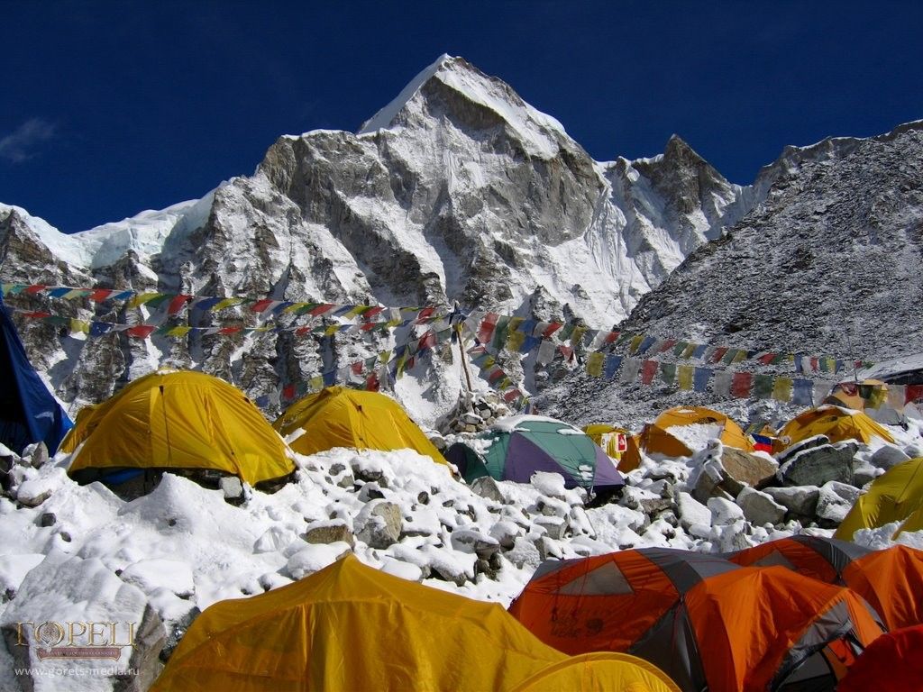 Эверест покорен впервые после землетрясения 2015 года