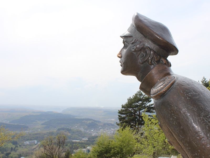 Памятник Лермонтову в Кисловодске вновь установили на горе