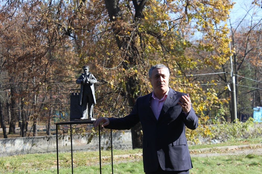 Памятник Юрию Кучиеву установят на набережной Терека